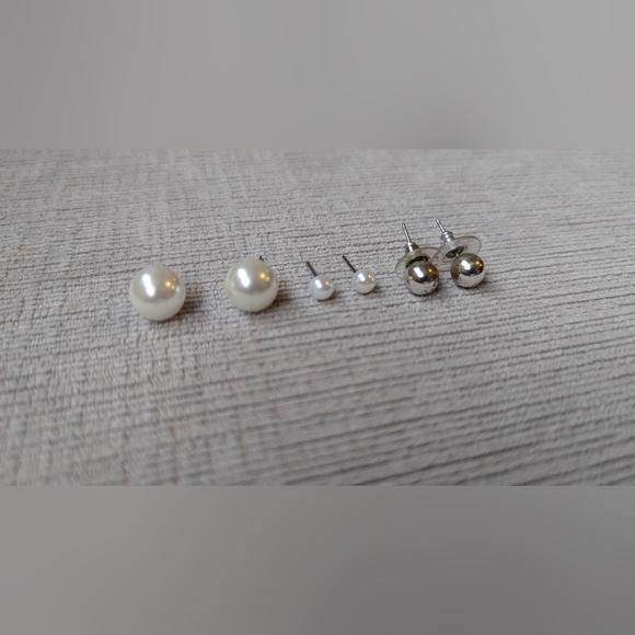 Three Pairs of Earrings - Picture 3 of 3